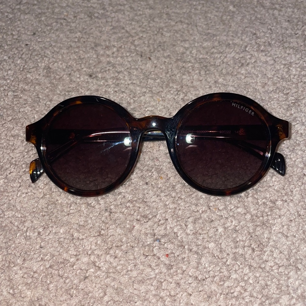 Tommy Hilfiger Tortoise Sunglasses! 🐢